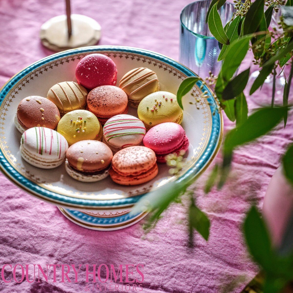 12 Christmas Macarons - Biscuiteers