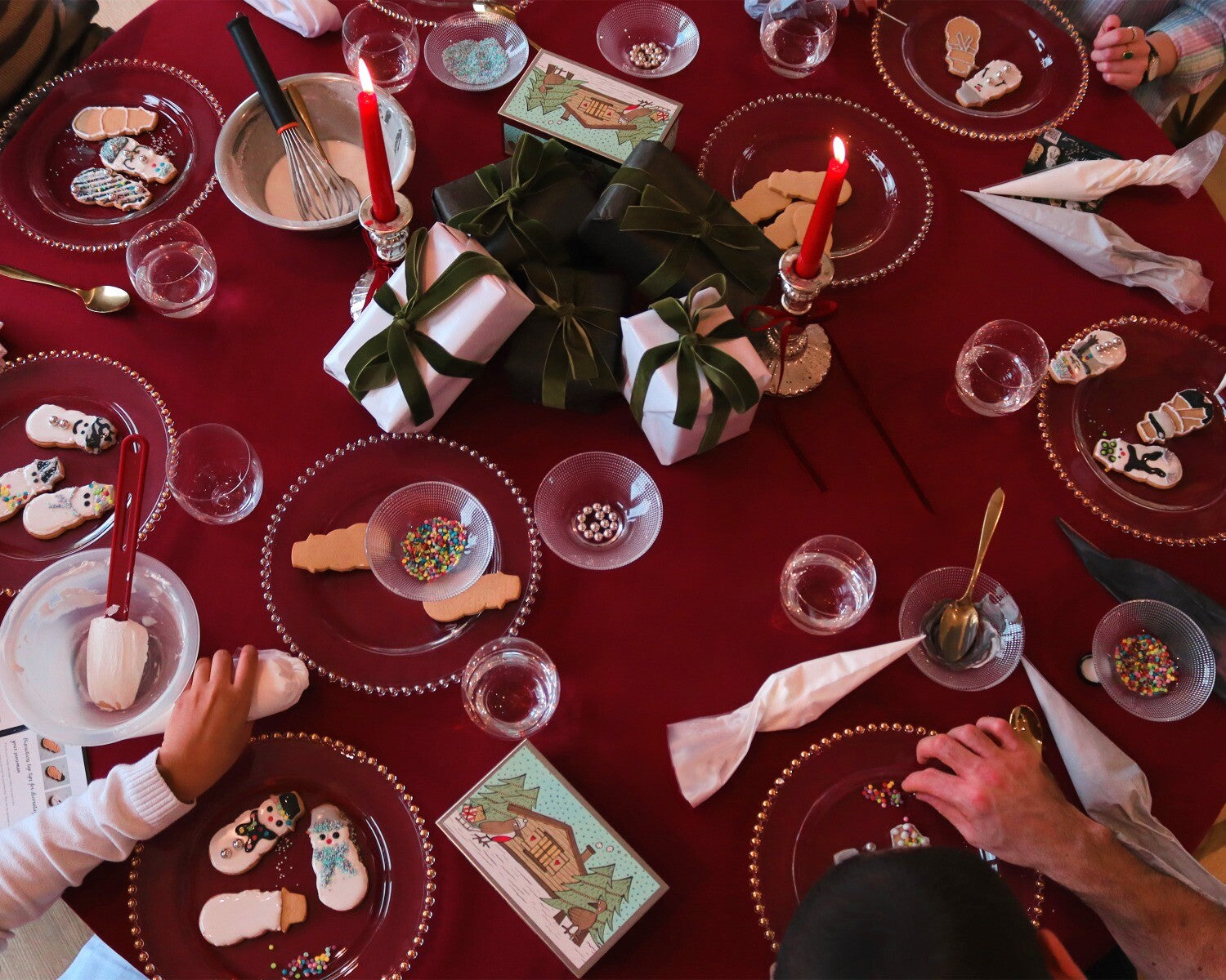 Snowman DIY Kit: Hand-iced biscuits in a festive tin, perfect personalised gift or birthday treat for biscuit lovers.