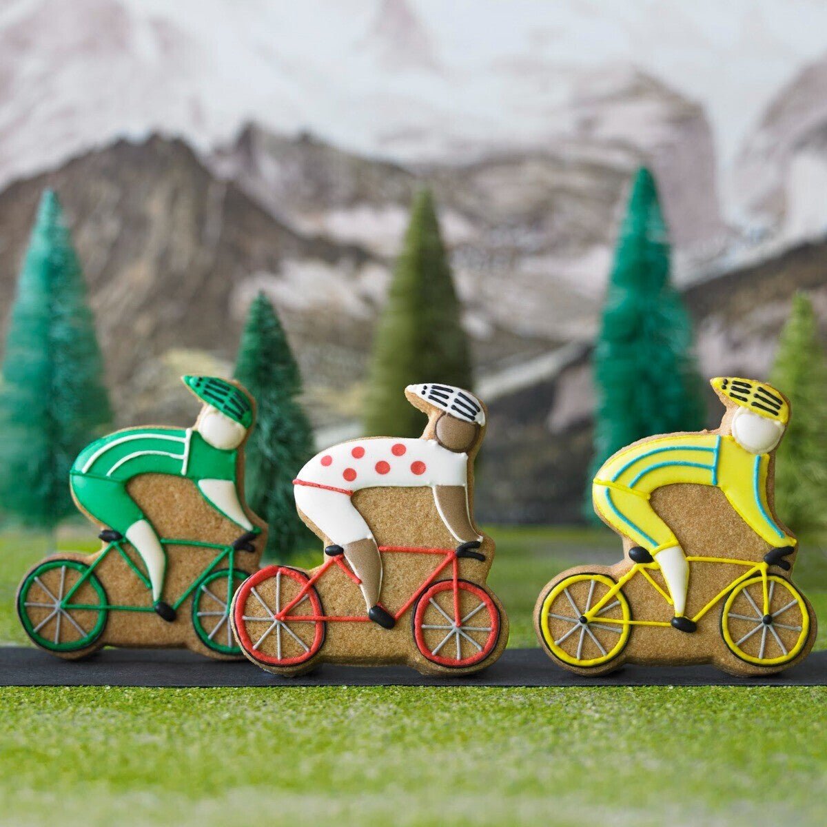The Bike Race Biscuit Tin - Biscuiteers