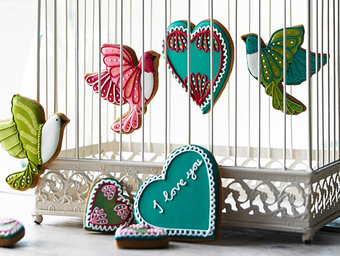 How to ice Valentine's day biscuits - Biscuiteers