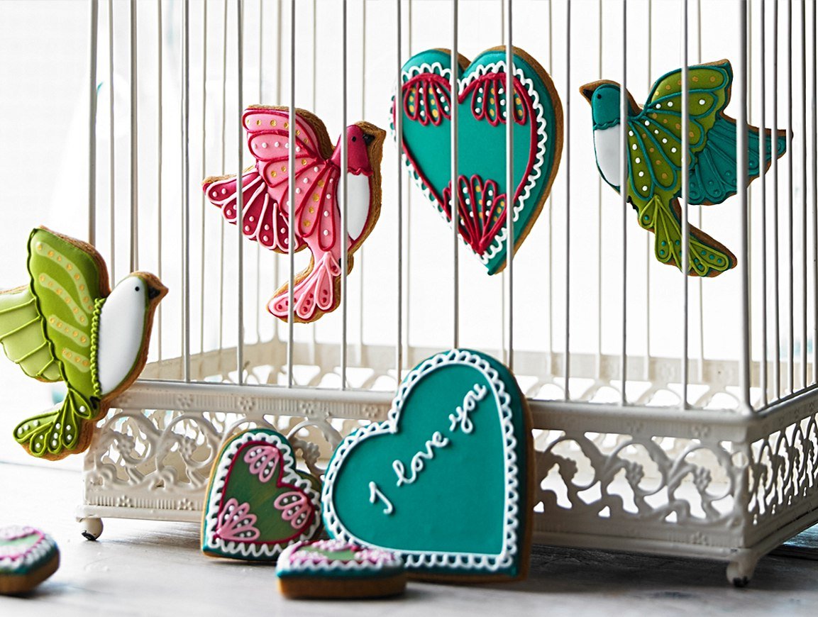 How to ice Valentine's day biscuits - Biscuiteers