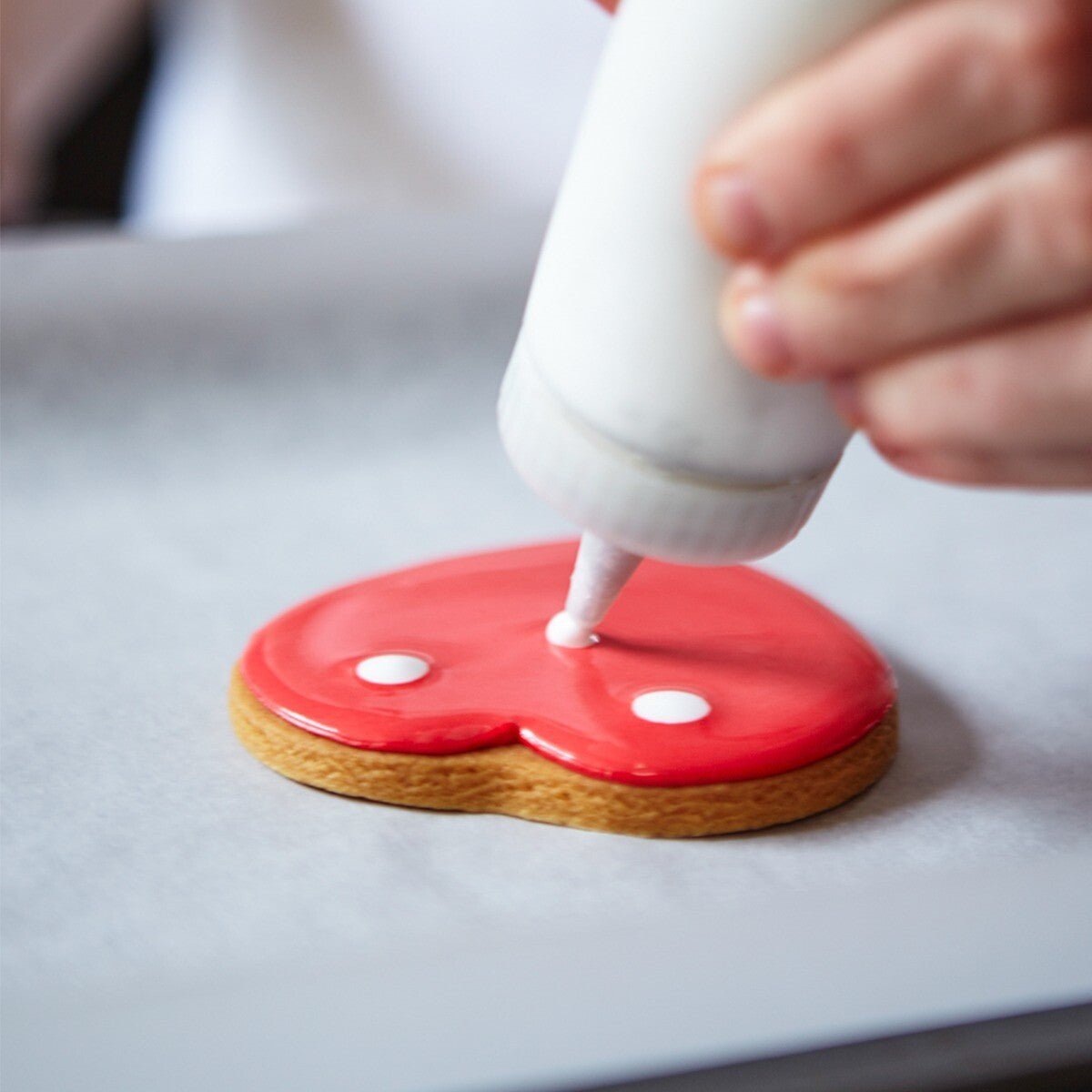 The best way to ice cookies | Royal Icing and Flood Icing - Biscuiteers