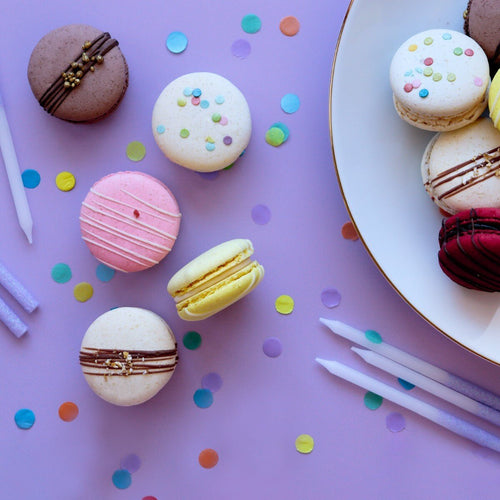 6 Birthday Macarons - Biscuiteers