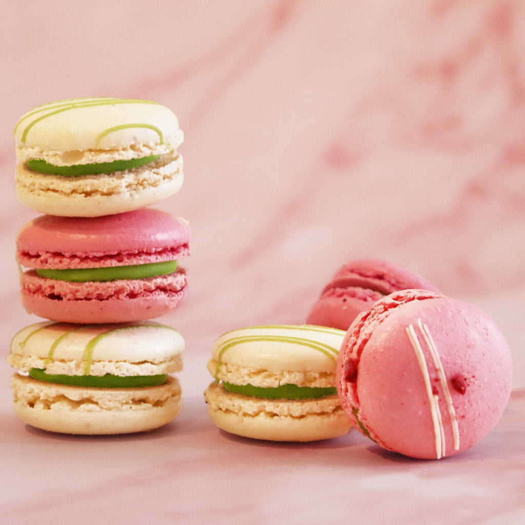 6 Matcha Latte Macarons - Biscuiteers