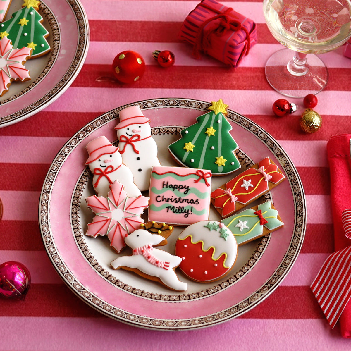 Merry & Bright Biscuit Tin