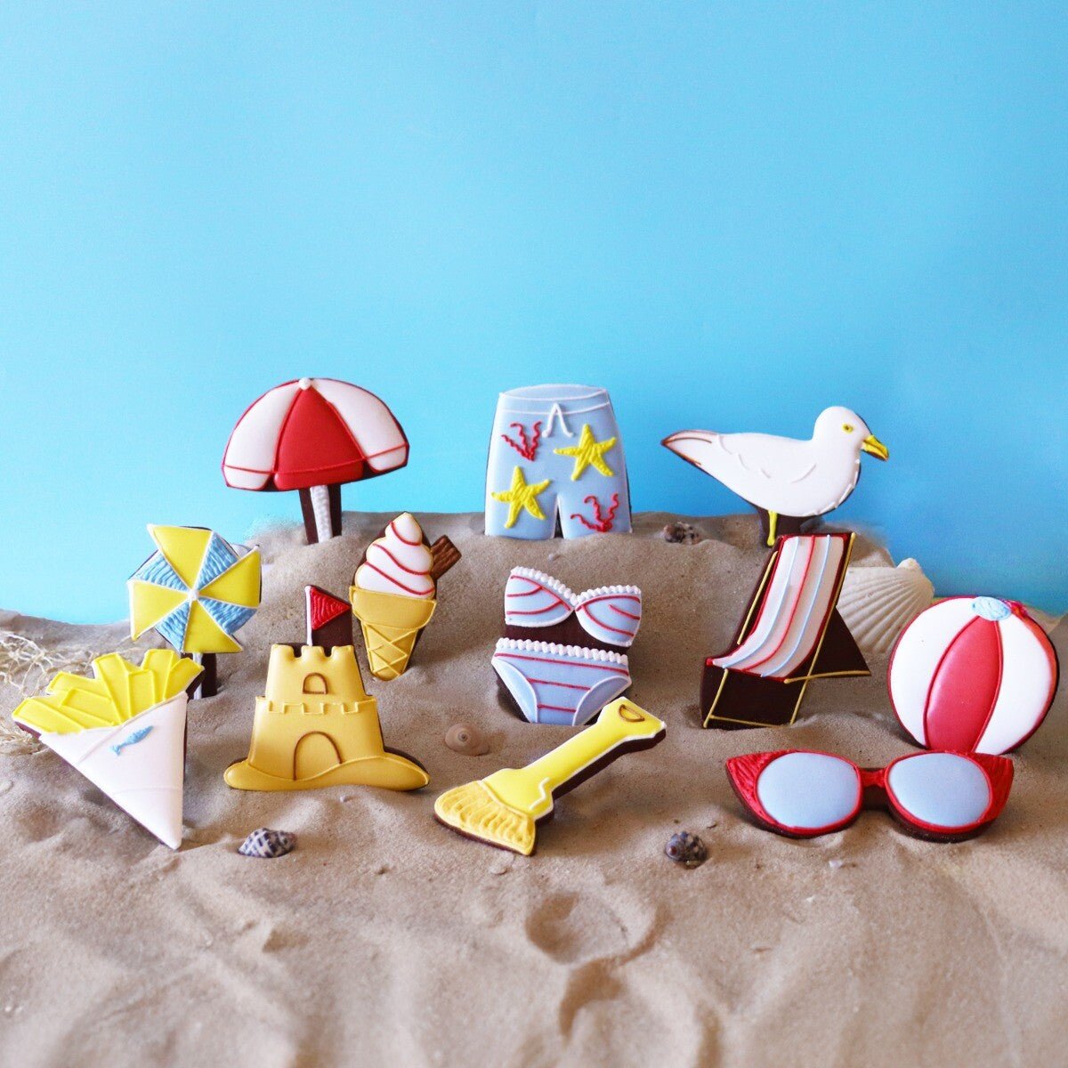 Beside The Seaside Luxe Biscuit Tin - Biscuiteers