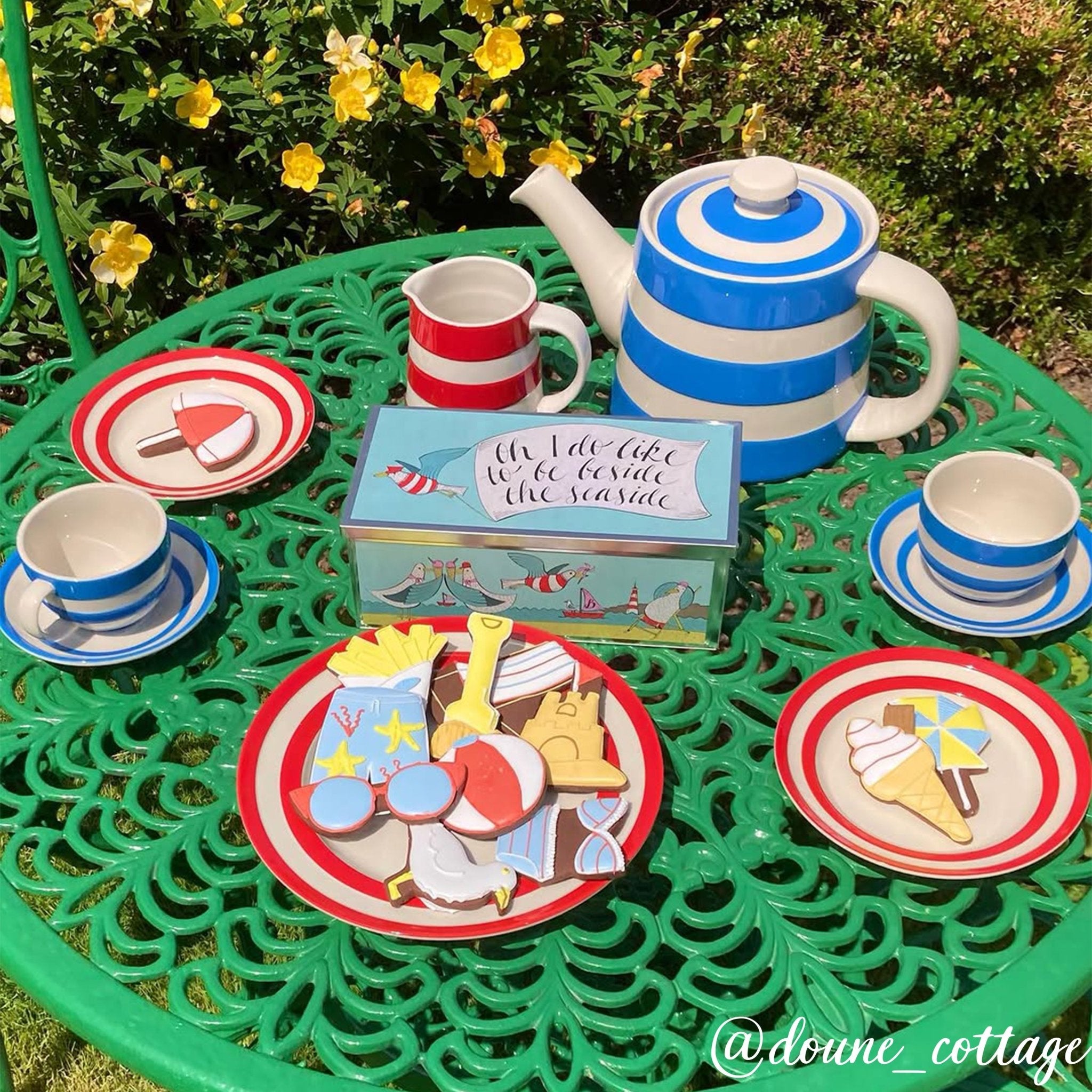Beside The Seaside Luxe Biscuit Tin - Biscuiteers