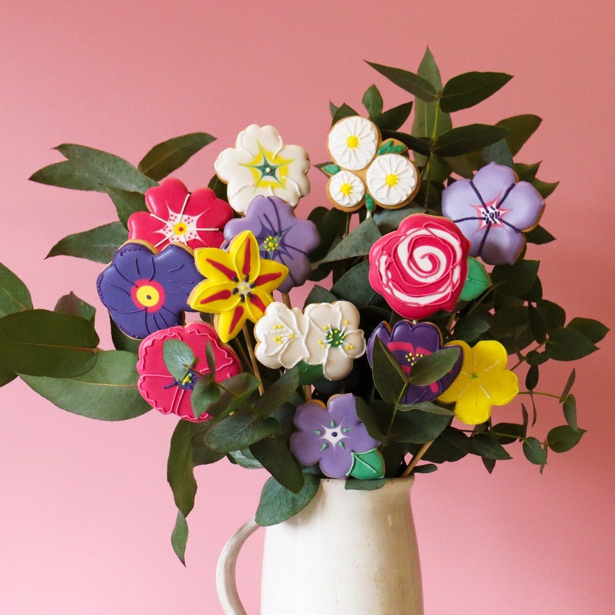 Biscuiteers Bouquet Luxe Biscuit Tin - Biscuiteers