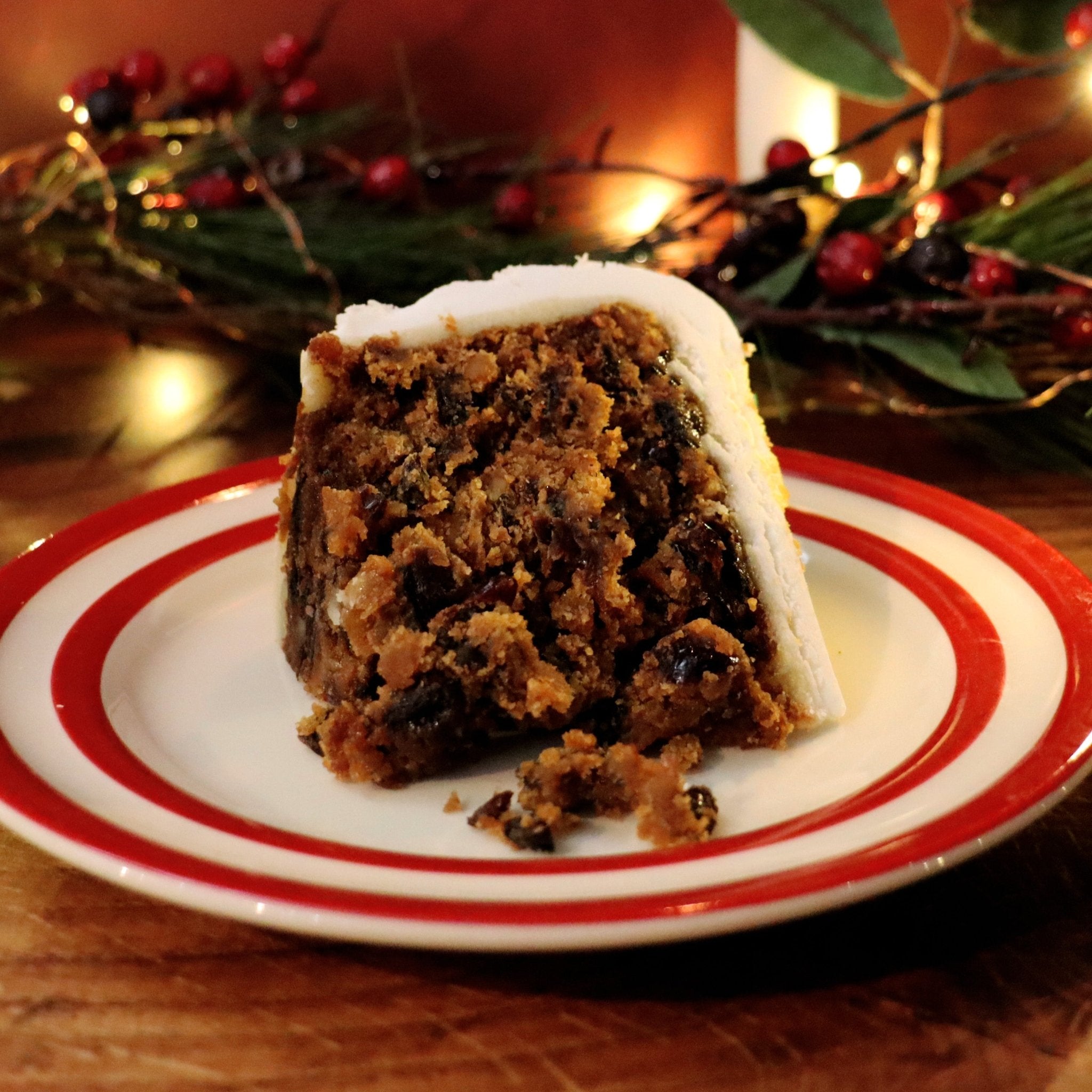 Christmas Cake And Tin Gift Box - Biscuiteers