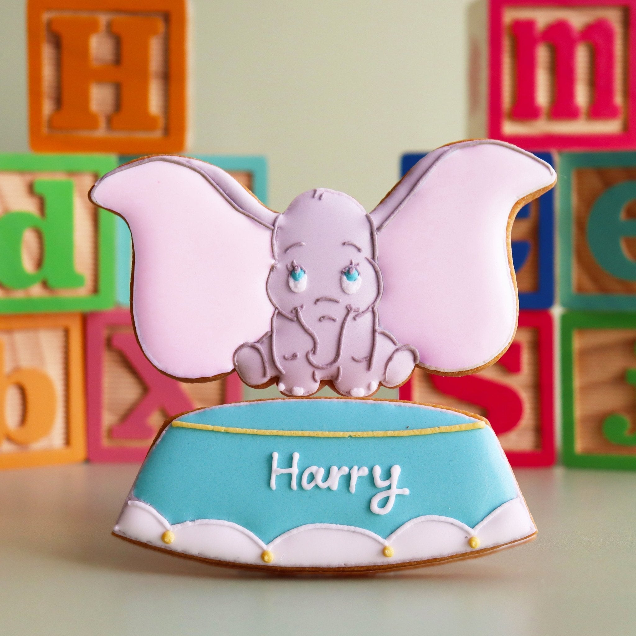 Disney Dumbo Letterbox Biscuit - Biscuiteers