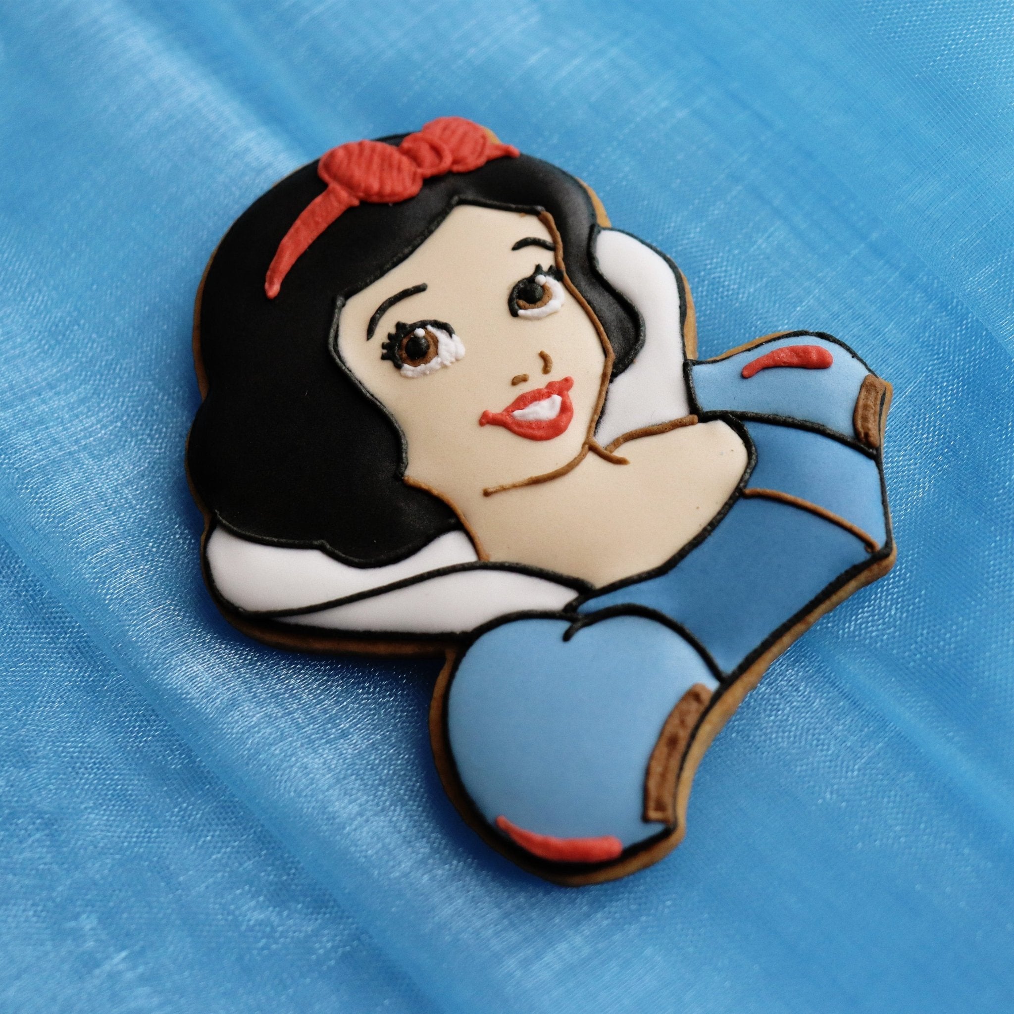 Disney Snow White Letterbox Biscuit - Biscuiteers