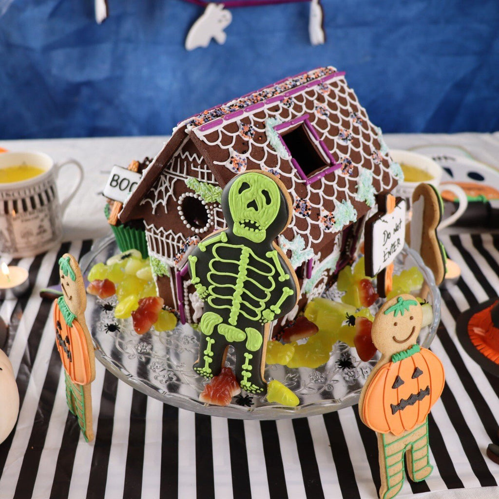 DIY Haunted House Biscuit Tin - Biscuiteers