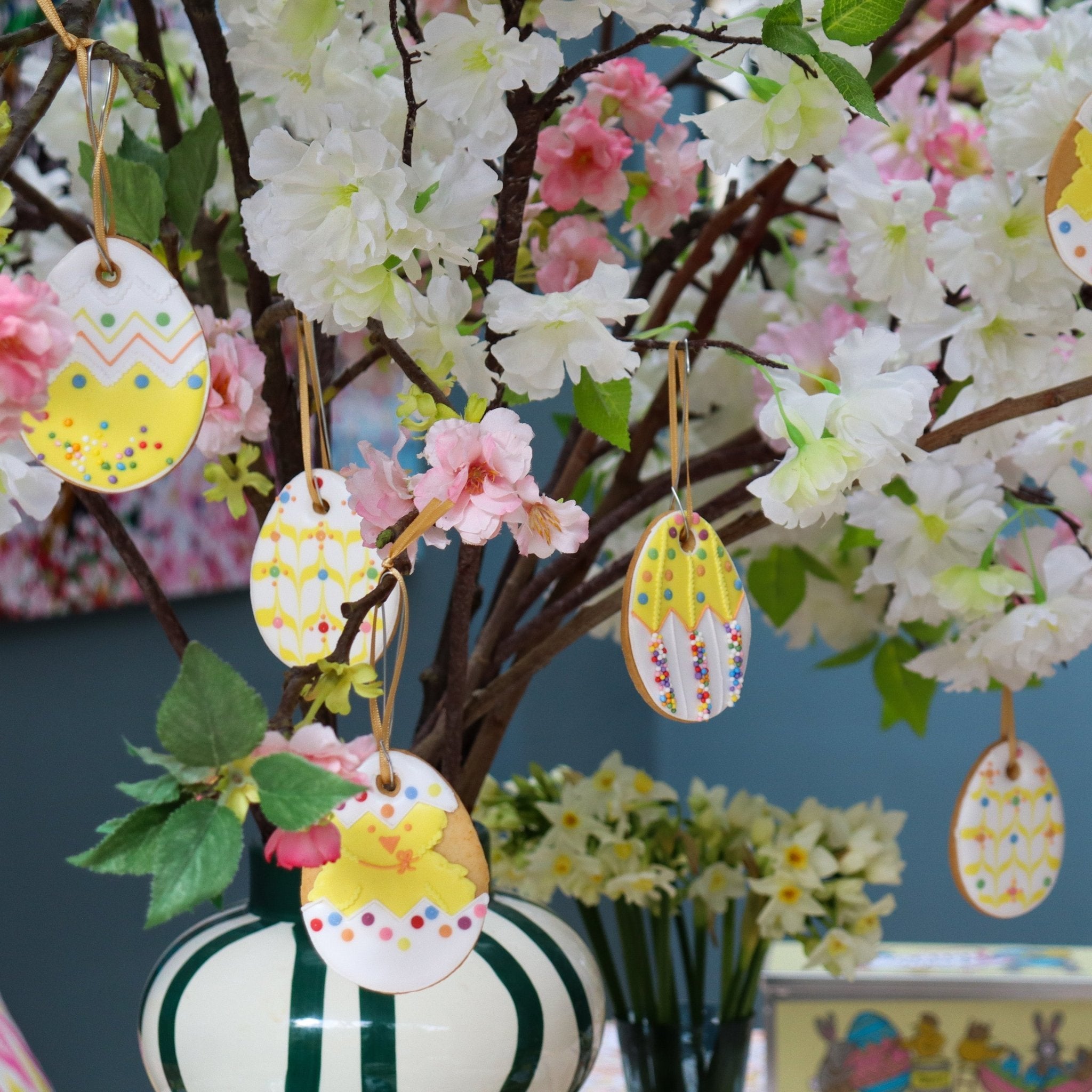 Easter Tree DIY Kit - Biscuiteers