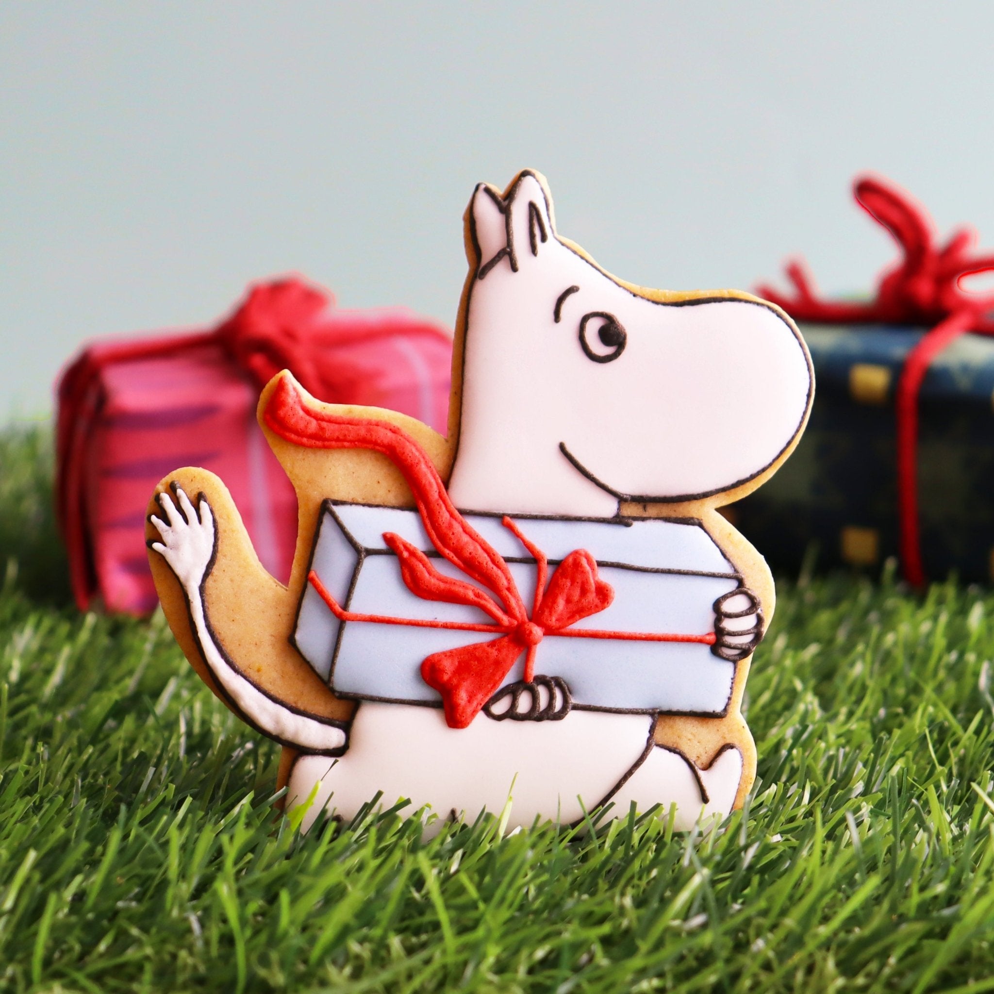 Moomintroll Present Letterbox Biscuit - Biscuiteers