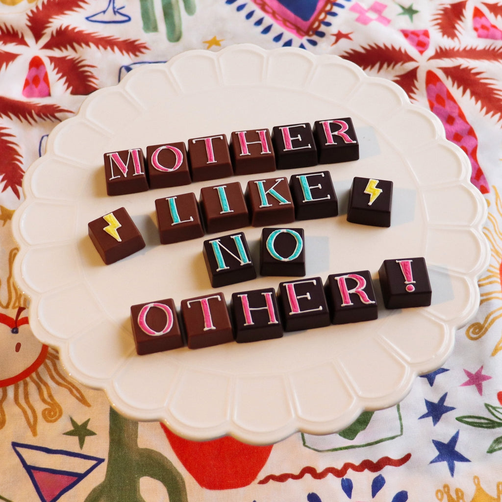 Mother Like No Other Medium Chocolates - Biscuiteers