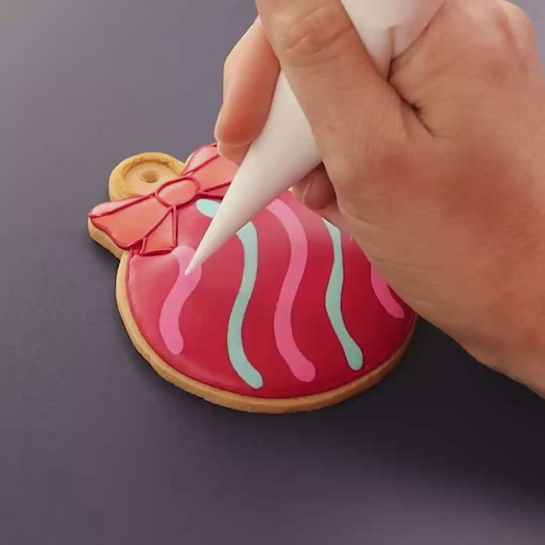 Decorations at the Ready! Mini Gift Box