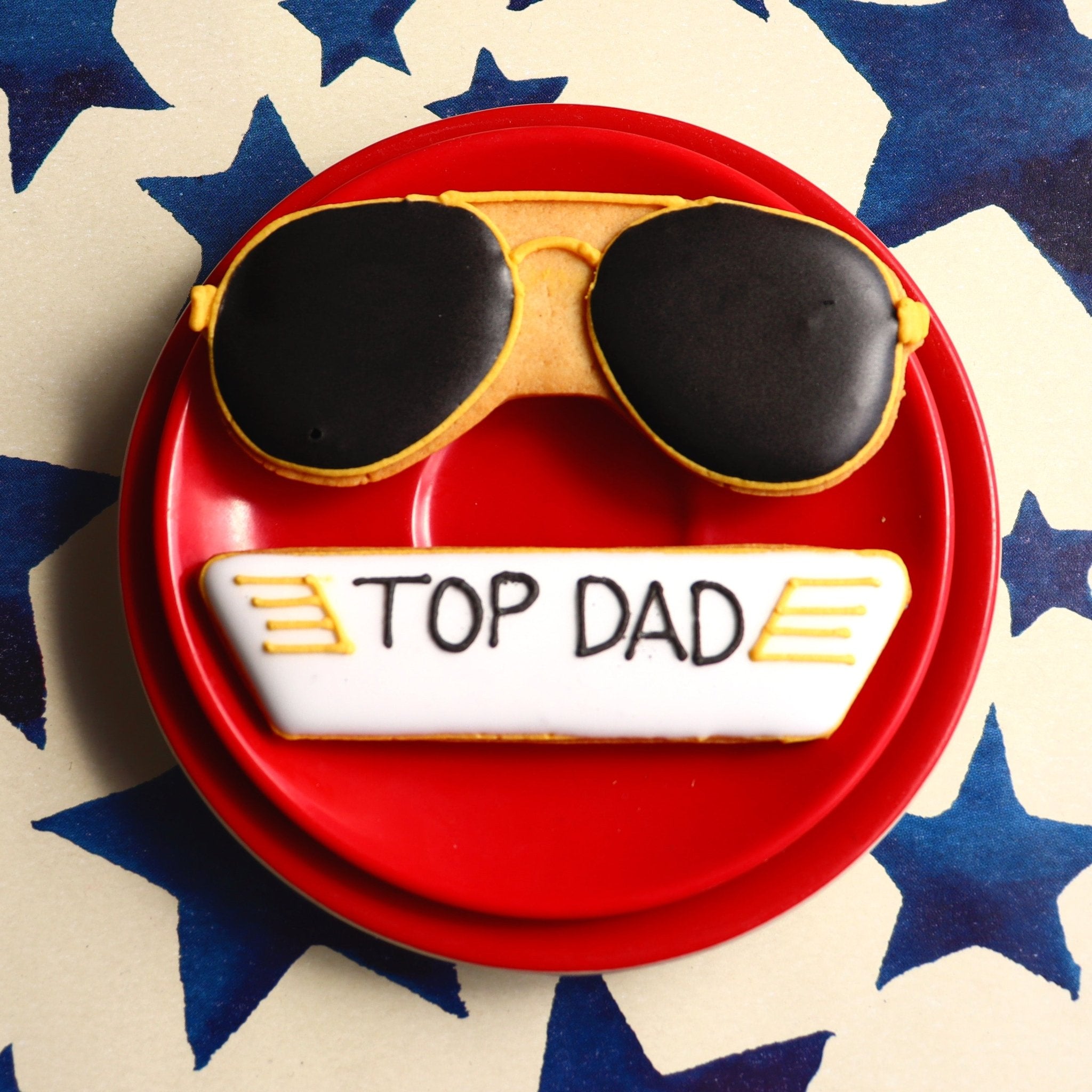 Top Dad Letterbox Biscuit - Biscuiteers