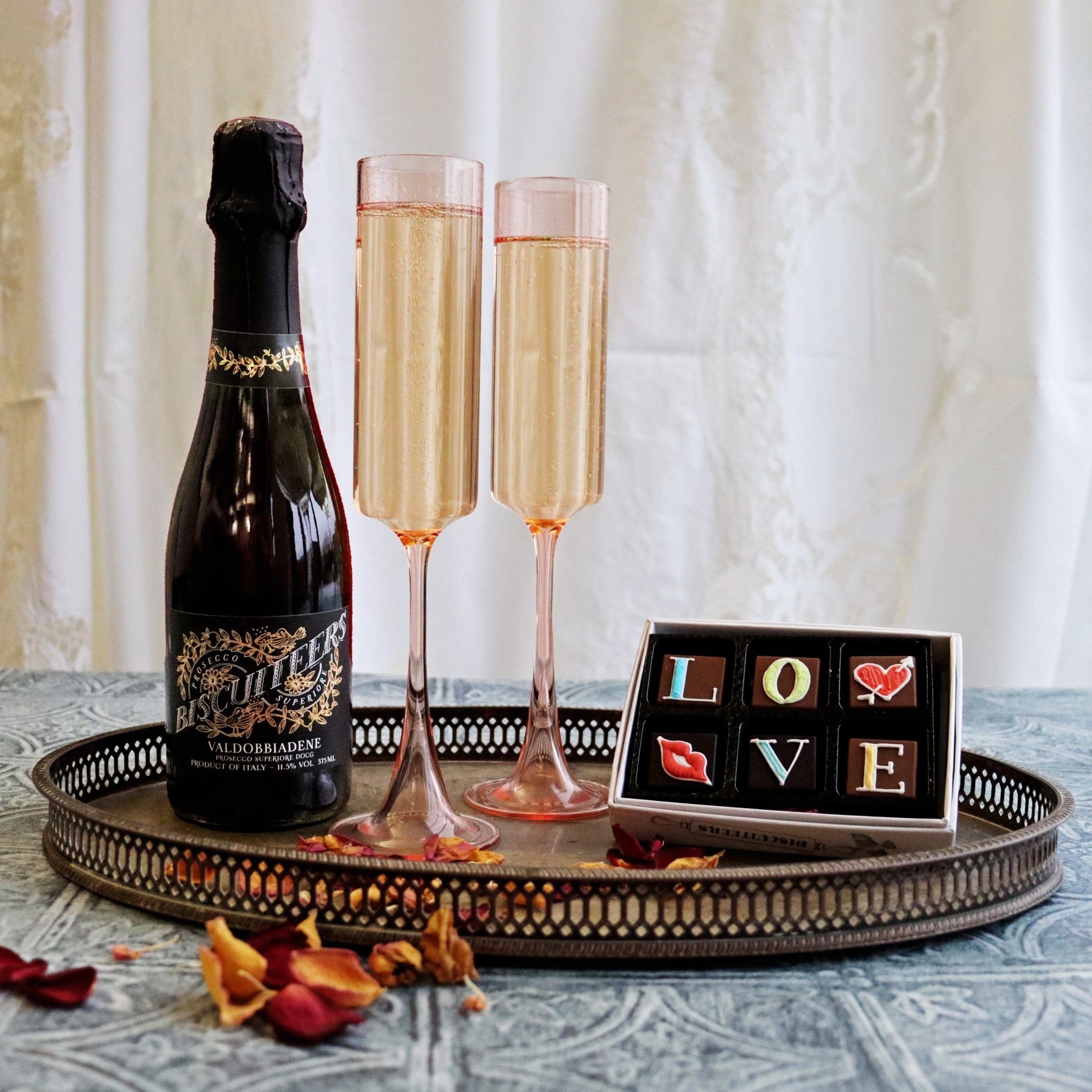 Valentine's Prosecco Gift Box - Biscuiteers